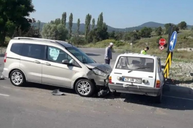 K&uuml;tahya'da trafik kazası: Yaralılar var