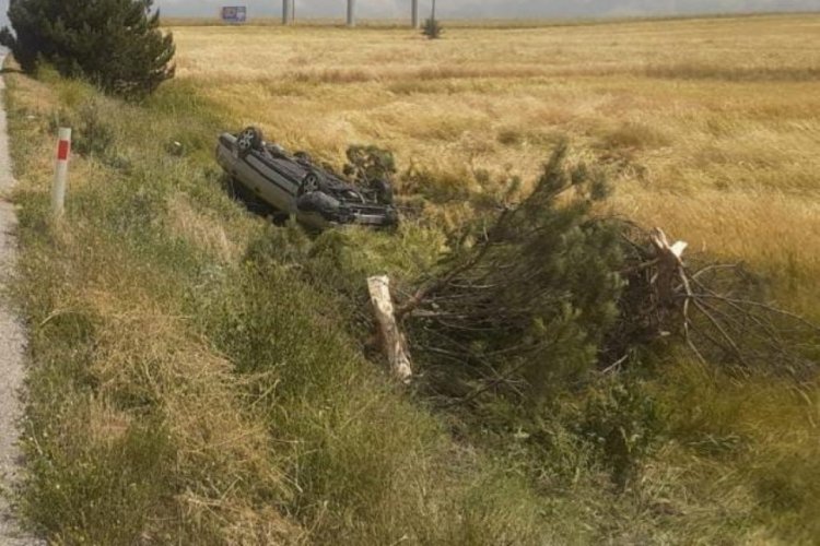 Afyonkarahisar'da evli &ccedil;ift kazada &ouml;l&uuml;mden d&ouml;nd&uuml;