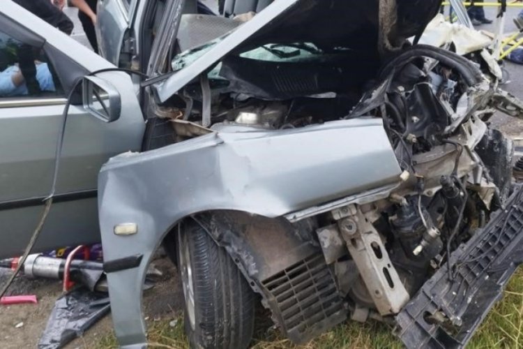 Tekirdağ'da yolcu otob&uuml;s&uuml; ile otomobil &ccedil;arpıştı: 1 &ouml;l&uuml;, 3 yaralı