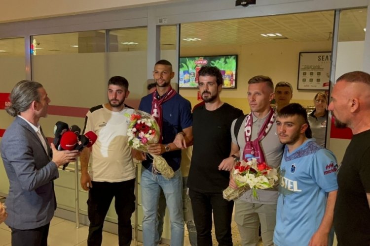 Trabzonspor'un Yeni Transferleri Orsic Ve Fernandez'e Coşkulu Karşılama ...