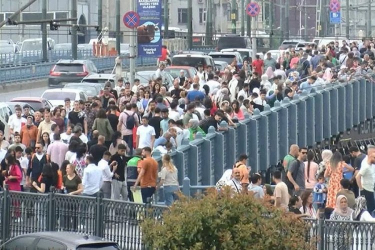 İstanbul'un tarihi mekanlarında bayram yoğunluğu