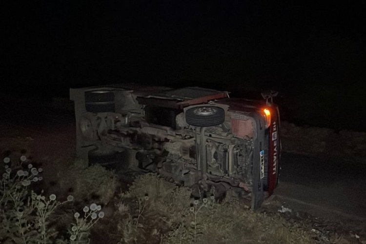 Şanlıurfa'da yangına m&uuml;dahaleye giden itfaiye erleri kaza yaptı: Yaralılar var