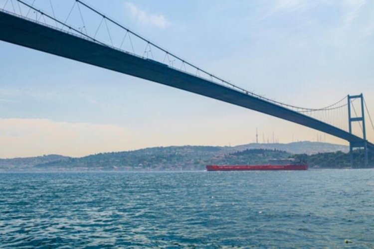 Boğazlardan ge&ccedil;ecek gemilerden zamlı &uuml;cret alınacak