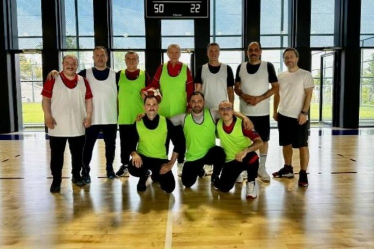 Varank'tan, Cumhurbaşkanı Erdoğan'la basketbol ma&ccedil;ı paylaşımı