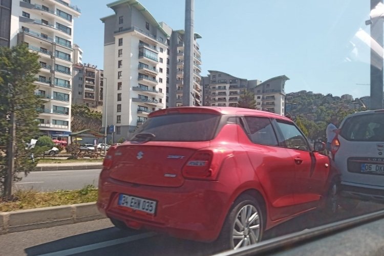 Zonguldak'ta sahil yolunda kaza