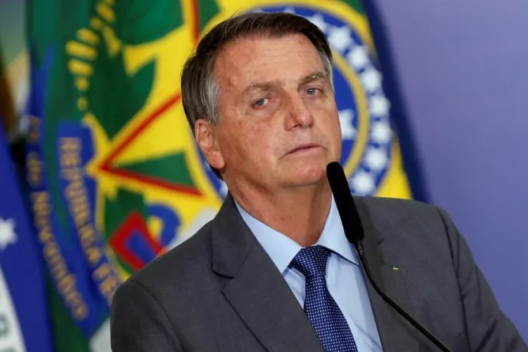 Bolsonaro'ya 8 yıl siyasi yasak