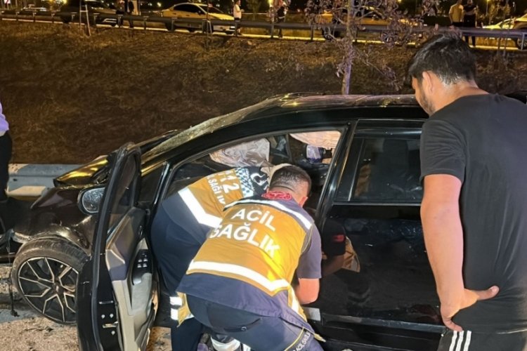 D&uuml;zce'de iki ara&ccedil; kafa kafaya &ccedil;arpıştı: 2 &ouml;l&uuml;