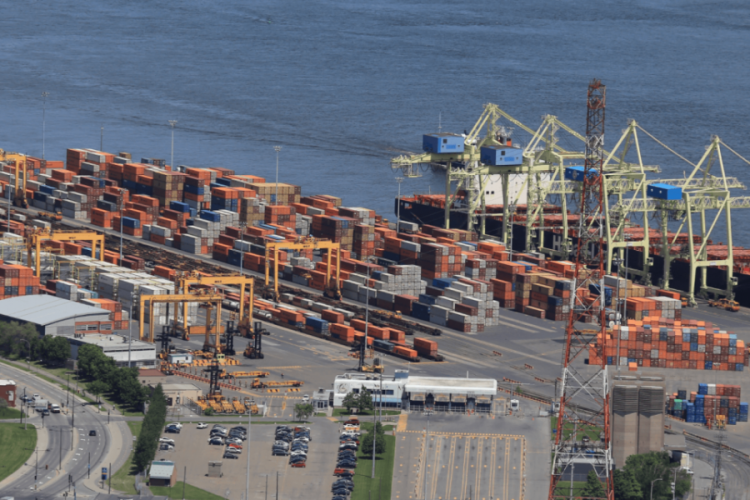 Kanada'nın British Columbia eyaletinde liman iş&ccedil;ileri grevde