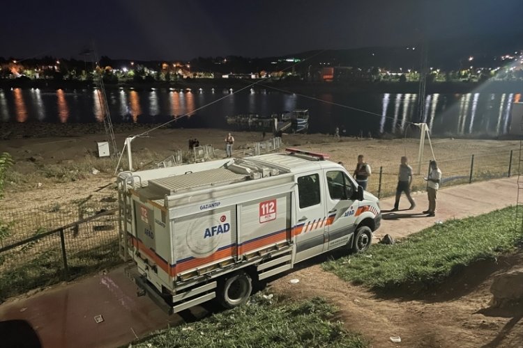 Gaziantep'te dengesini kaybederek g&ouml;lete d&uuml;şen gen&ccedil; kayboldu