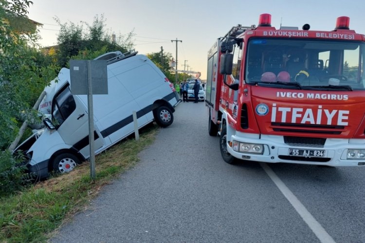 Canlı yayın aracı kaza yaptı: 2 &ouml;l&uuml;, 1 yaralı