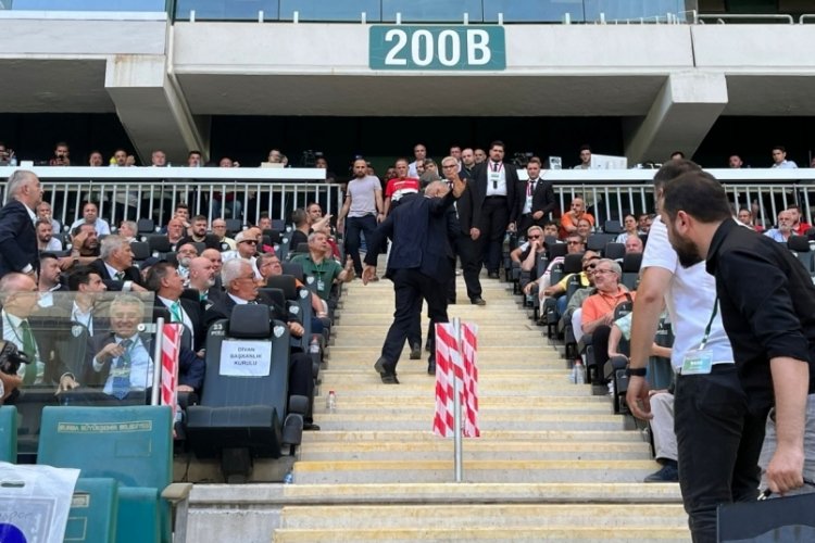 Bursaspor Kongresi'nde tek aday G&uuml;nay stadı terk etti!&nbsp;
