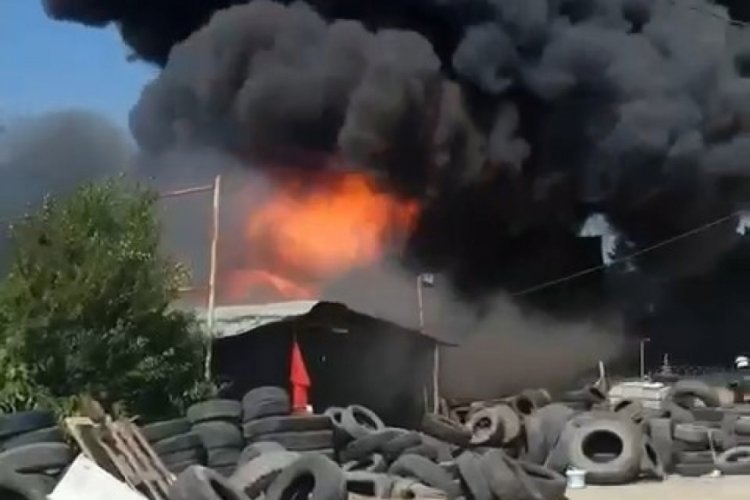 Bursa'da oto lastik&ccedil;ide b&uuml;y&uuml;k yangın! Alev topuna d&ouml;nd&uuml;