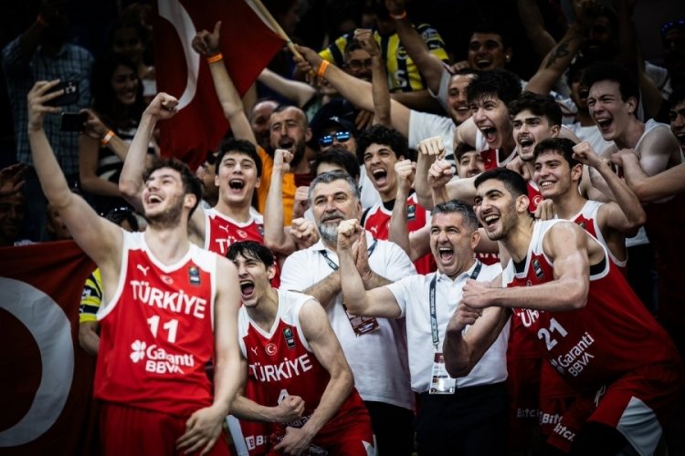 U19 Milli Takımımız, basketbolda d&uuml;nya &uuml;&ccedil;&uuml;nc&uuml;s&uuml;