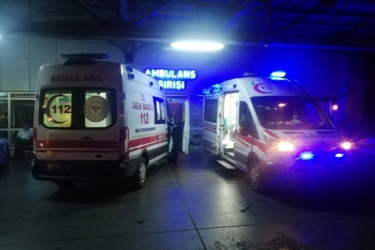 Zonguldak'ta duvara &ccedil;arpan pat pat devrildi: 3 yaralı