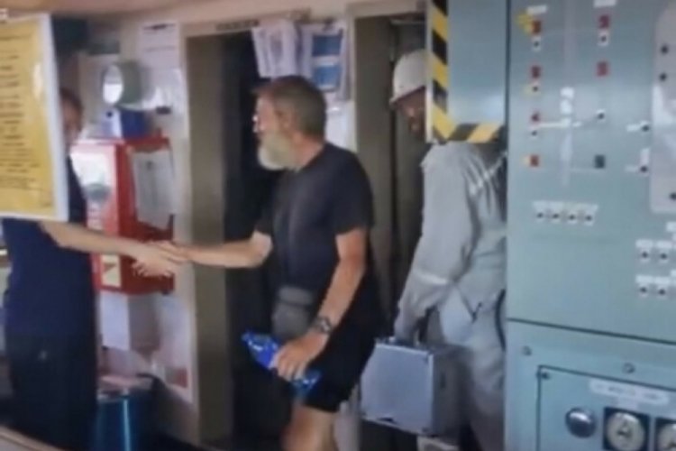 137 g&uuml;n denizde kalan Fransız maceracı T&uuml;rk&nbsp;denizciler tarafından kurtarıldı!