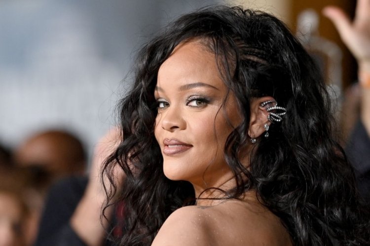 Rihanna yeni bir rekora imza attı