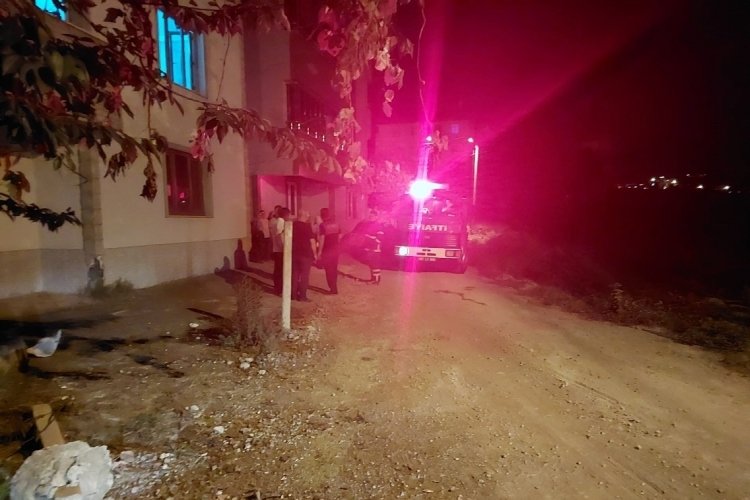 Zonguldak'ta tutuşan pe&ccedil;eteler evi yaktı