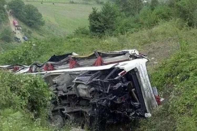 Meksika'da otob&uuml;s devrildi: 8 &ouml;l&uuml;, 33 yaralı