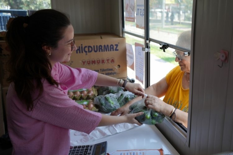 Bursa'da Gemlik Belediyesi uygun fiyatlı &uuml;r&uuml;nleri vatandaşla buluşturuyor
