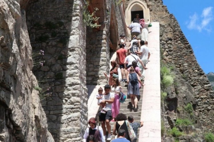 T&uuml;rkiye'de tarihi yerler bayramda ziyaret&ccedil;i akınına uğradı