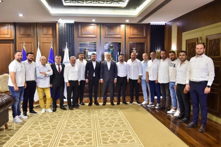 İneg&ouml;lspor Kul&uuml;p Başkanı Osman Sevim ile Y&ouml;netim Kurulu Alinur Aktaş'ı ziyaret etti