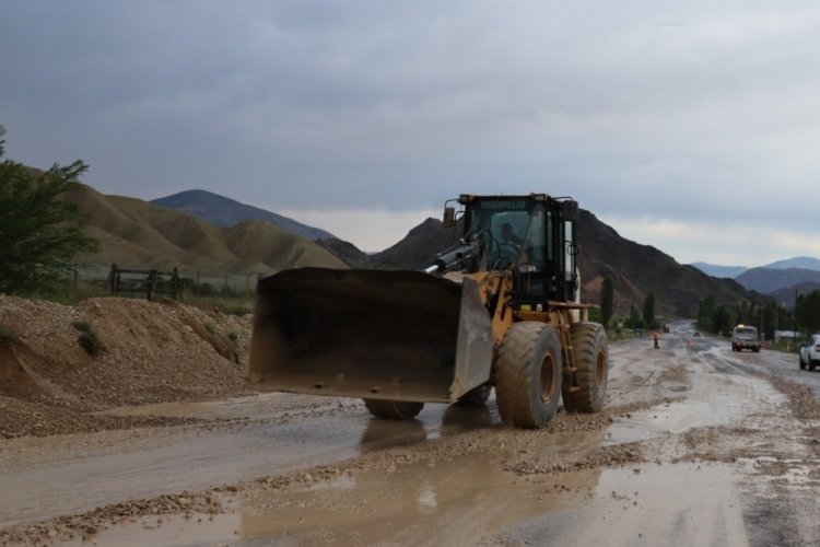 Erzurum Oltu'da sağanak yağış etkili oldu