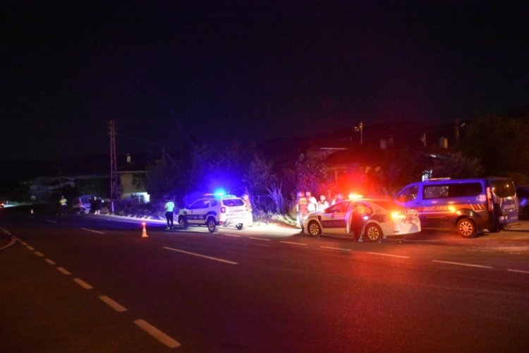 Kastamonu Tosya'da D100'de iki ara&ccedil; &ccedil;arpıştı: 3 yaralı