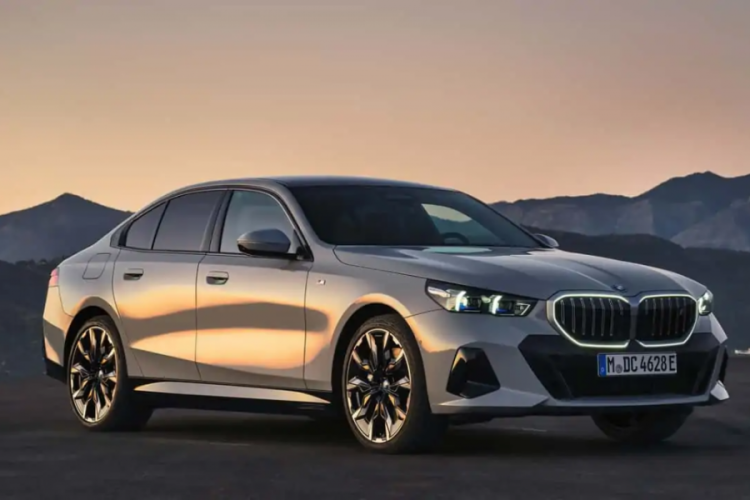 2023'&uuml;n ilk 6 ayında en &ccedil;ok satılan modeller BMW 5 Serisi ve Mercedes E Serisi oldu