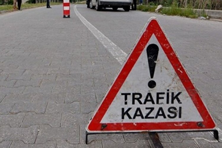 Bursa'da 8 yaşındaki &ccedil;ocuğa otomobil &ccedil;arptı