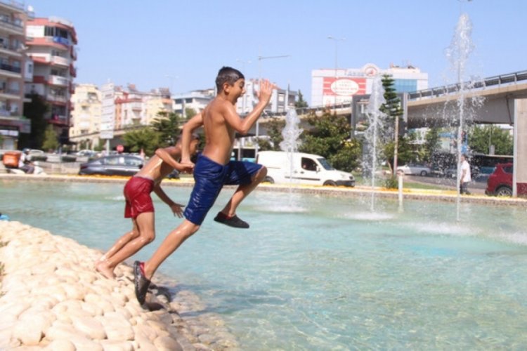 Antalya'daki &ccedil;ocukların tehlikeli eğlencesi!