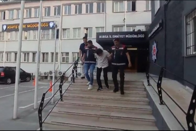 Bursa'da kendisini medyum olarak tanıtıp taciz edip, dolandırdı