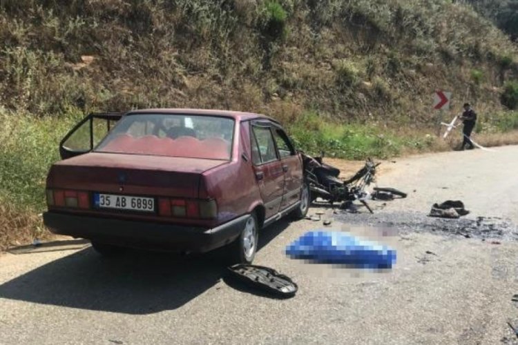 İzmir'de otomobille &ccedil;arpışan motosiklet s&uuml;r&uuml;c&uuml;s&uuml; hayatını kaybetti