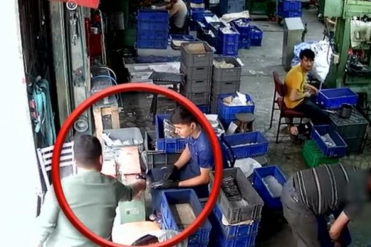 &Ccedil;alışırken kulaklıkla m&uuml;zik dinleyen arkadaşını vurdu!