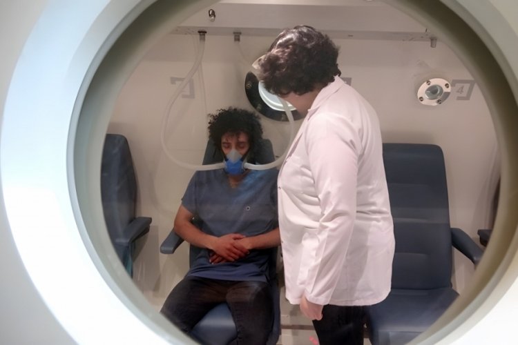 Van'da  yakın zamanda g&ouml;reve başlayan hava ve uzay hekimine sorulan sorular g&uuml;ld&uuml;rd&uuml;
