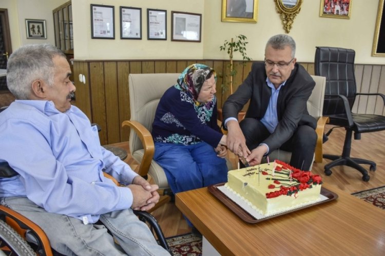 Bursa'da g&ouml;rme engelli Zeynep teyzenin isteği yerine geldi