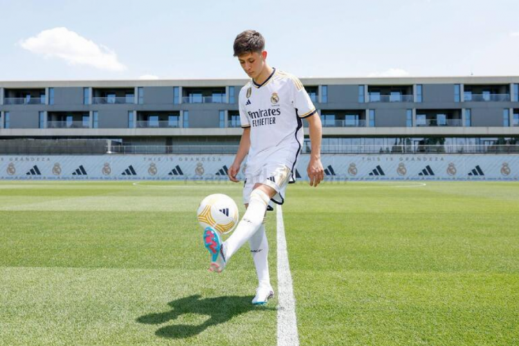 Arda G&uuml;ler, 24 numaralı formasını giydi