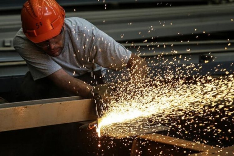 Ekonomistler sanayi &uuml;retiminde artış bekliyor