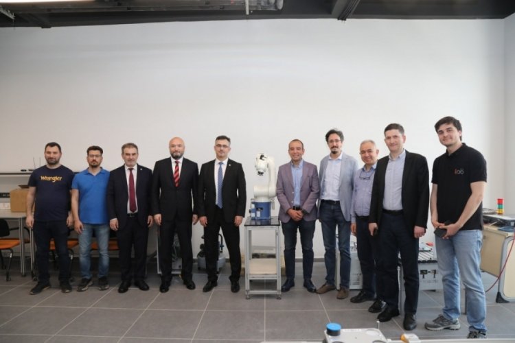 Bursa Teknik &Uuml;niversitesi'ne &ouml;nemli robotik hibe