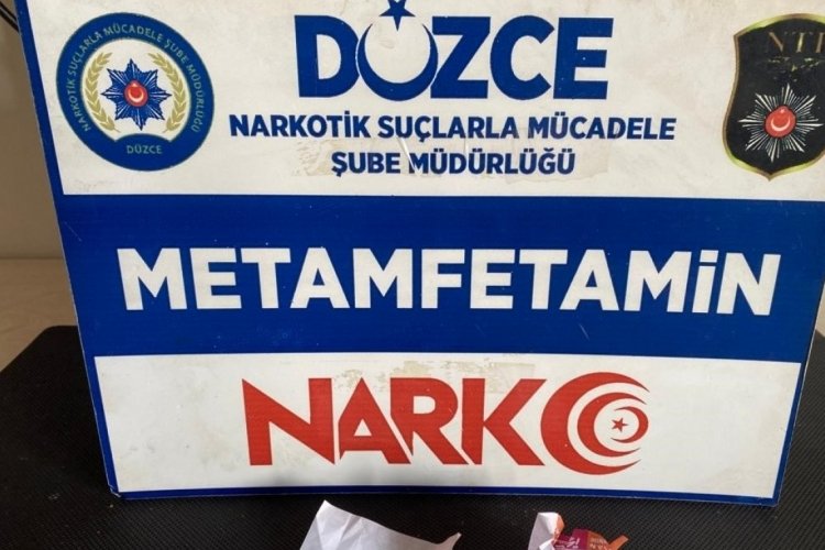 D&uuml;zce'de uyuşturucu satıcısı tutuklandı