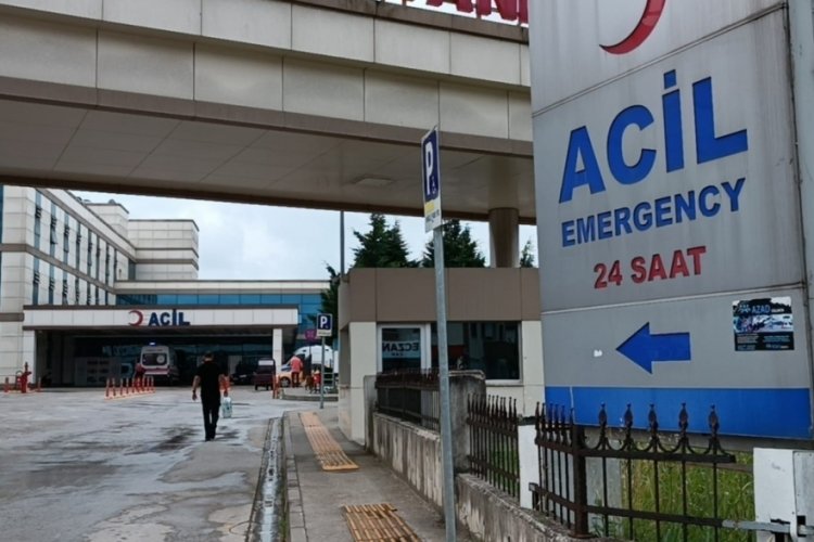 D&uuml;zce'de bir şahıs amcasını bı&ccedil;akladı