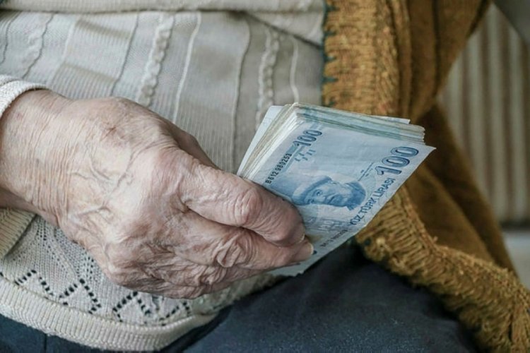 Emeklilere y&uuml;zde 25 zam