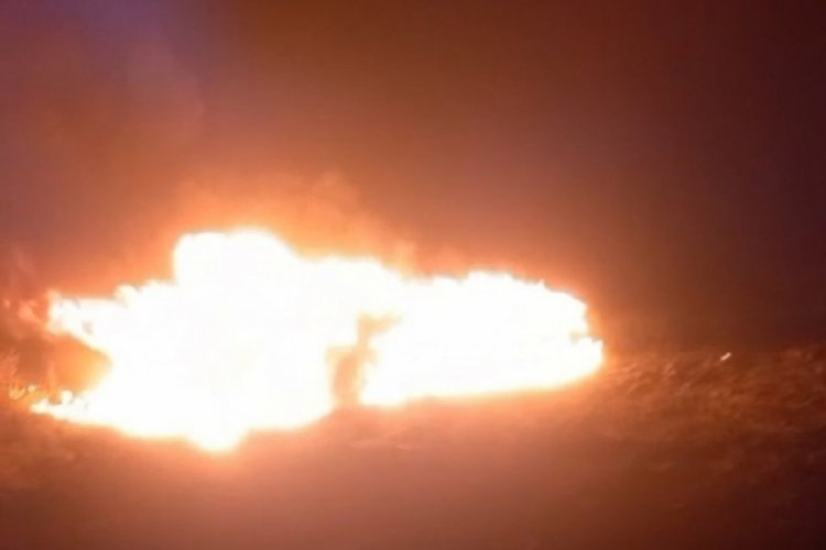 Ankara'da kazaya karışan iki ara&ccedil; alev alev yandı: 6 yaralı