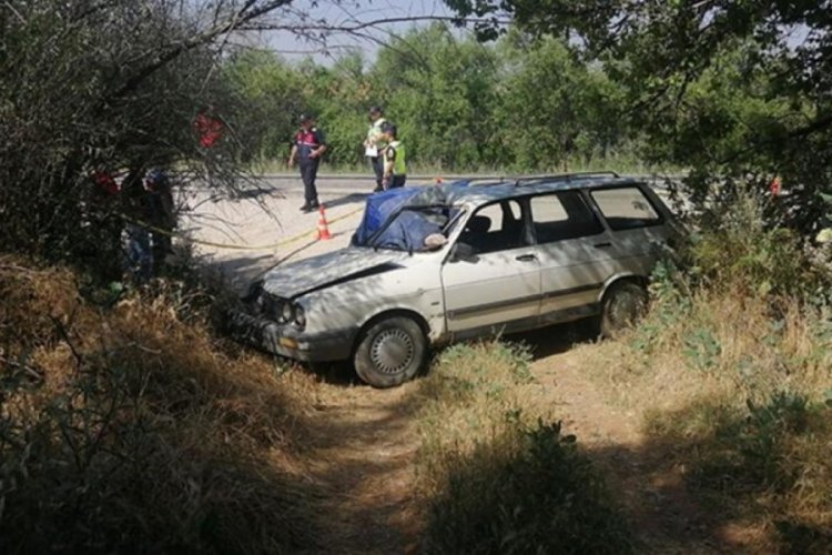 Isparta'da otomobil ile motosiklet &ccedil;arpıştı: 1 &ouml;l&uuml;, 2 yaralı
