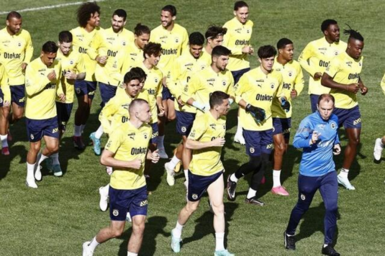 Fenerbah&ccedil;e, Rusya'da ilk antrenmanını yaptı