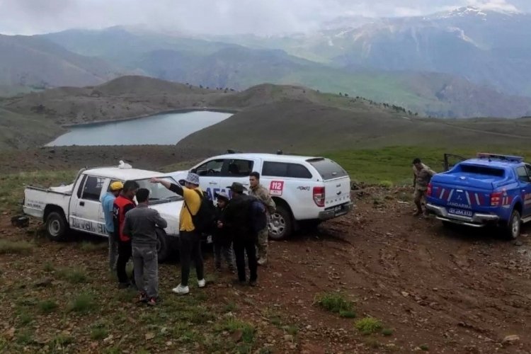 Erzincan Aygır G&ouml;l&uuml;nde mahsur kalan 5 kişi kurtarıldı