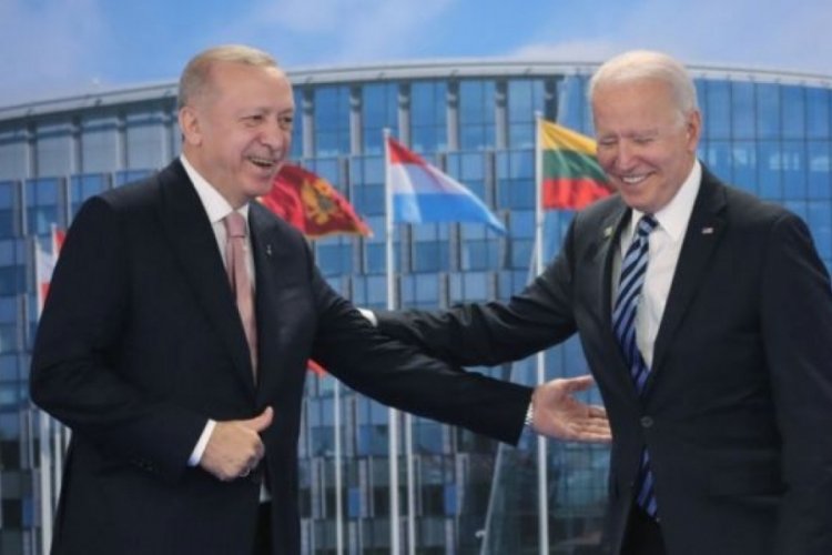 Erdoğan ve Biden ile telefonda g&ouml;r&uuml;şt&uuml;