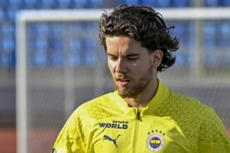 Ferdi Kadıoğlu, ilk etapta Fenerbah&ccedil;e'de kalmak istiyor
