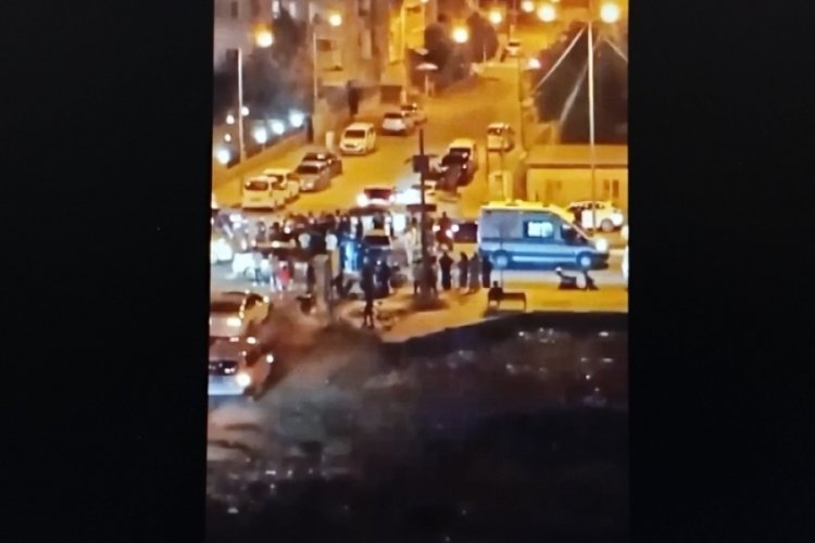 Mardin Nusaybin'de iki ara&ccedil; kafa kafaya &ccedil;arpıştı: 2 yaralı