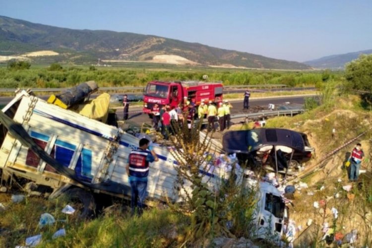 Aydın'da trafik kazası: 2 &ouml;l&uuml;