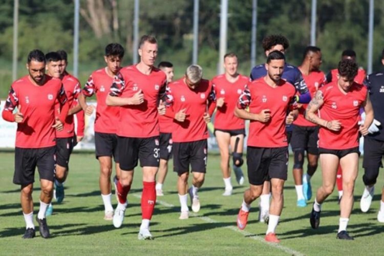 Sivasspor'da yeni sezon hazırlıkları s&uuml;r&uuml;yor
